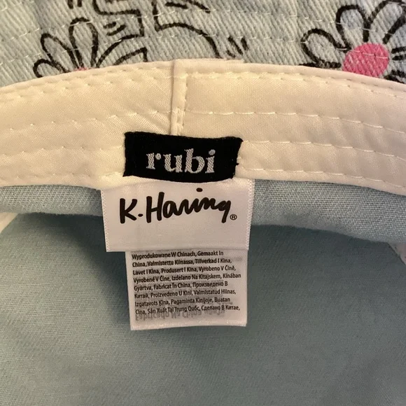 ⭐️HOST PICK!⭐️ NWOT - Keith Haring® Pop Art Blue Pink Daisy Packable Bucket Hat - Picture 4 of 14